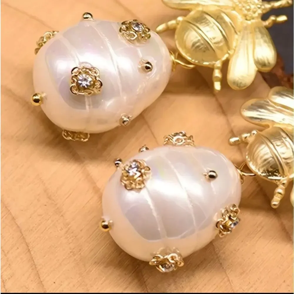Gorgeous Bee Cultured Baroque Freshwater Pearl Drop Earrings 18k Gold Pl…